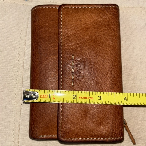 Fossil Tri-Fold Brown Distressed Leather Wallet - Picture 10 of 12